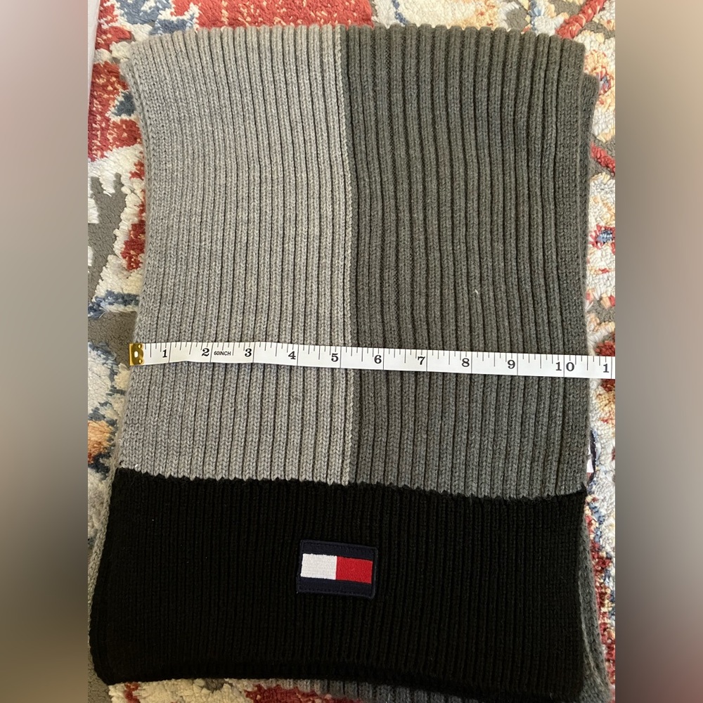 Tommy Hilfiger men's Striped Scarf - Picture 3 of 4